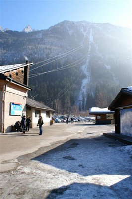 Dolna stacja kolejki linowej na Aiguille du Midi Dolna stacja kolejki linowej na Aiguille du Midi