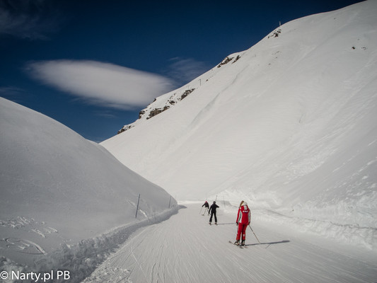 Trudno dogonić intruktorkę z Les 2 Alpes (foto: PB Narty.pl) Trudno dogonić intruktorkę z Les 2 Alpes (foto: PB Narty.pl)