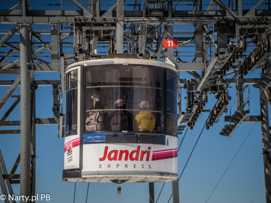 Jandri - w 30 minut na lodowiec (foto: PB Narty.pl) Jandri - w 30 minut na lodowiec (foto: PB Narty.pl)